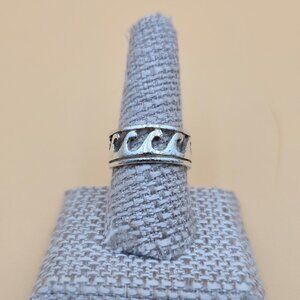 Size 8.75 Sterling Silver Worn Ocean Sea Waves Unisex Band Ring A5669